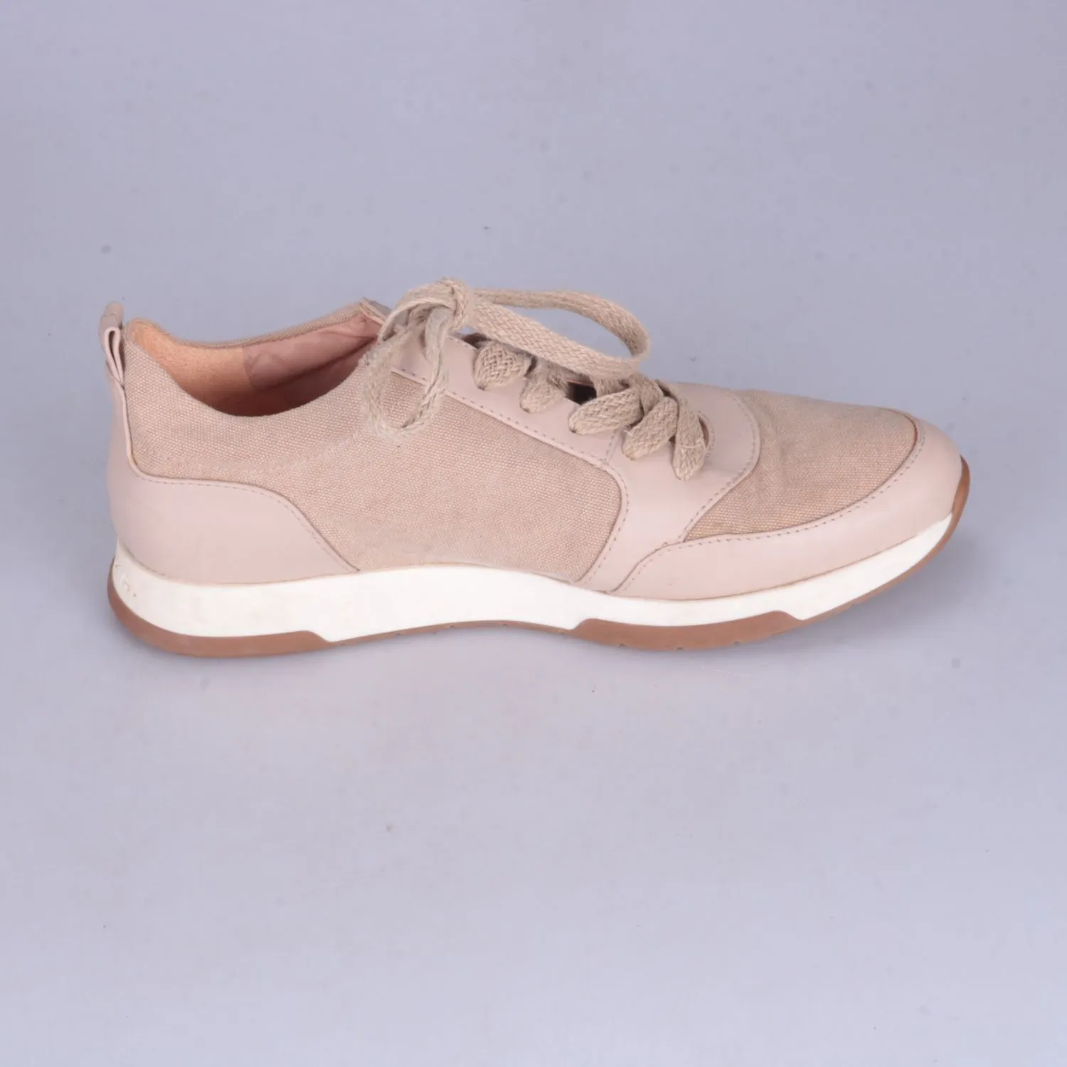 кроссовки Aerosoles