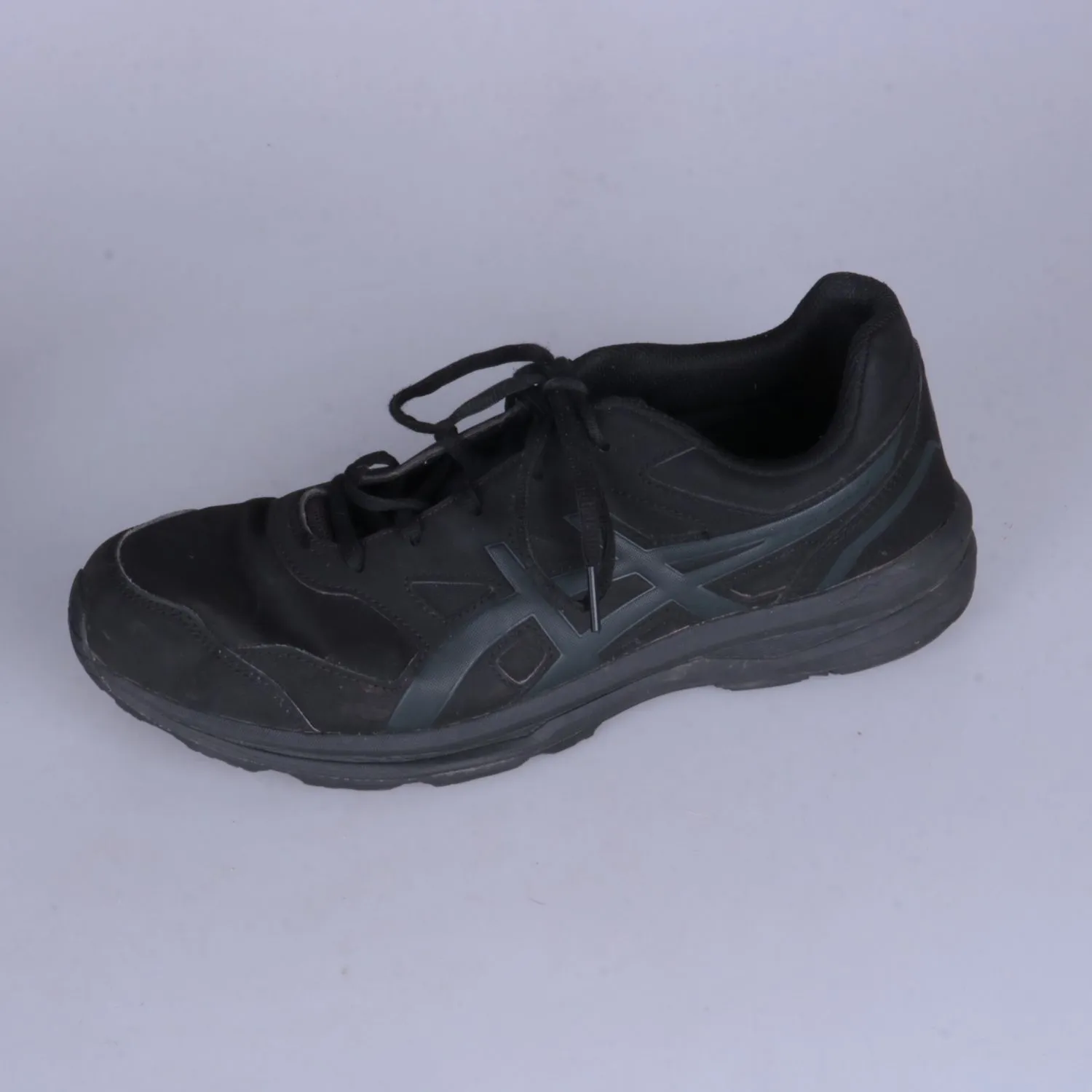кроссовки Asics