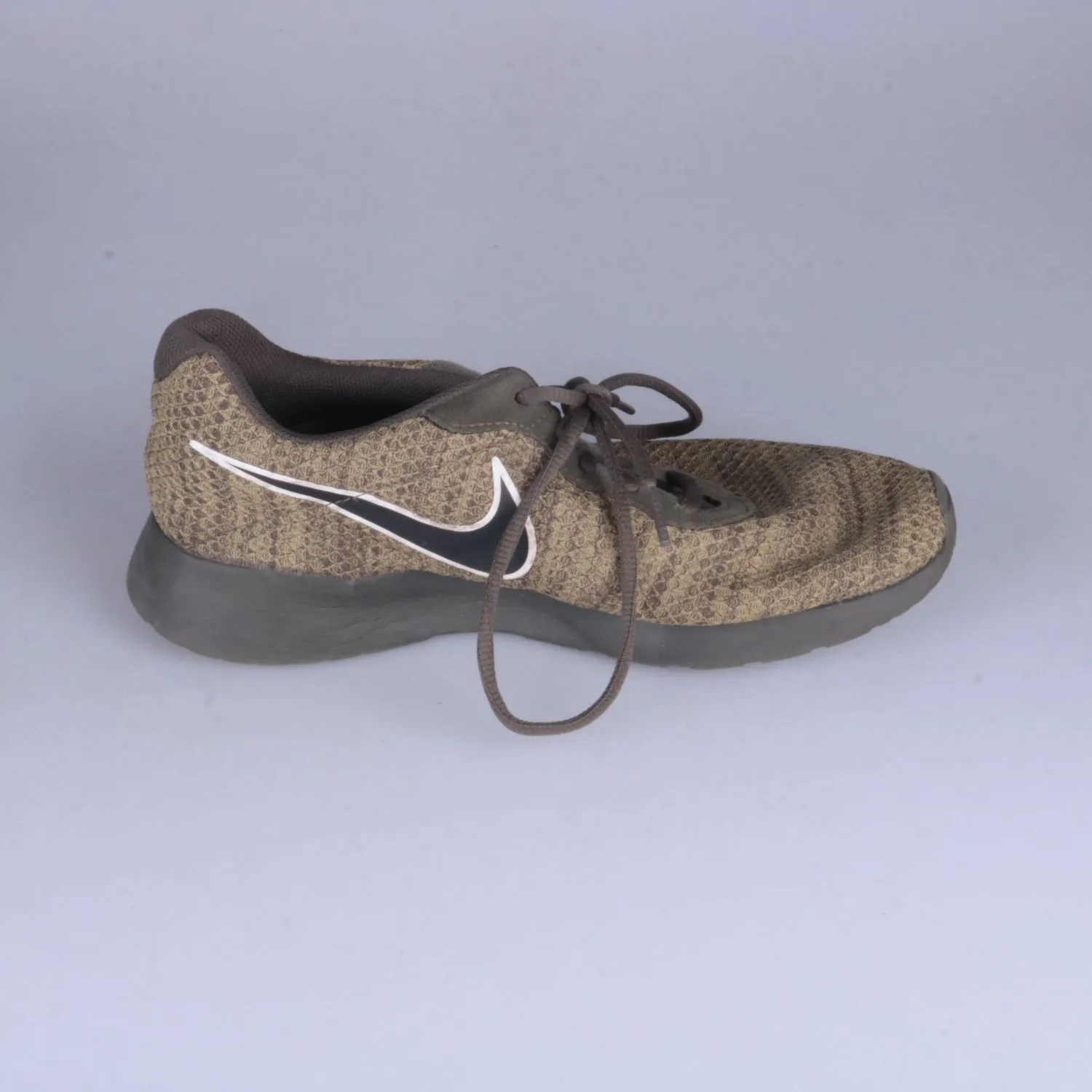 кроссовки Nike